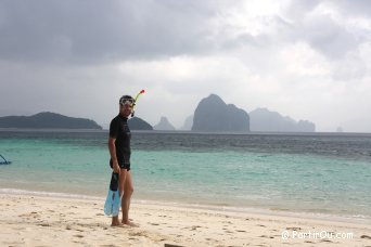 Snorkeling à Seven Commandos Beach sur l'île de Palawan - Philippines
