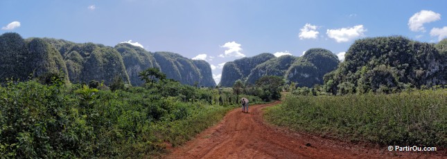 Valle de Guasasa - Viales - Cuba
