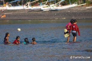 Enfants qui jouent  Amed - Bali