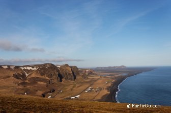 Vue du haut des falaises de Reynisfjall - Islande