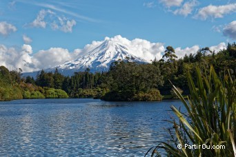 Lac Mangamahoe et le volcan Taranaki - Nouvelle-Zlande