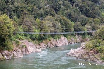 Buller Gorge Swing Bridge - Nouvelle-Zlande