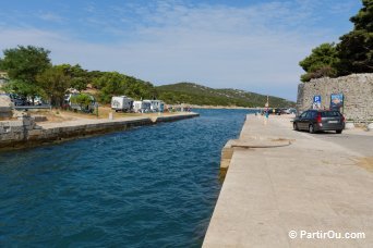 Canal qui sépare les îles de Cres et de Lošinj - Croatie