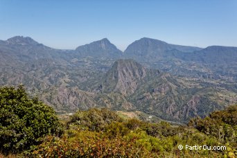 Cirque de Salazie vue depuis de gte de Blouve - La Runion