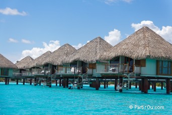 Bungalows sur pilotis à Bora-Bora - Polynésie française