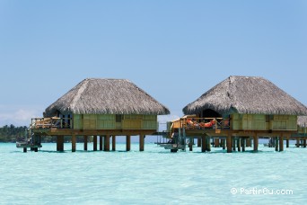 Bungalows sur pilotis au motu Tevairoa - Bora-Bora