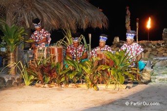 Show du Tiki Village  Moorea