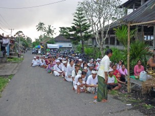 Cérémonie de rue à Bali