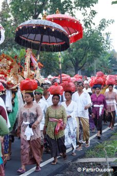 Cérémonie de rue à Bali