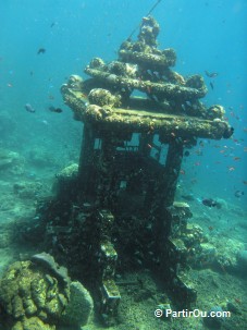 Boîte aux lettres immergée de Jemeluk (région de Amed) - Bali
