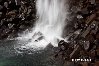 Cascade de Svartifoss - Islande