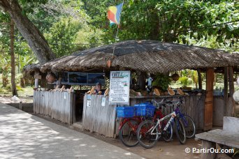 choppe "Chez Jules"  Anse Banane - La Digue - Seychelles