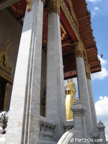 Wat Intharawihan - Bangkok